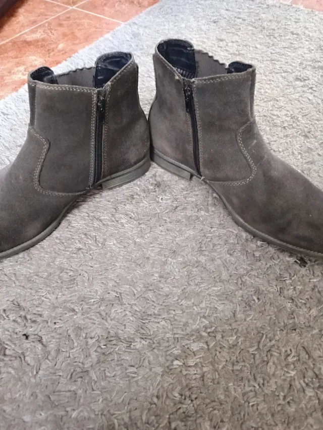 Botas grises de hombre
