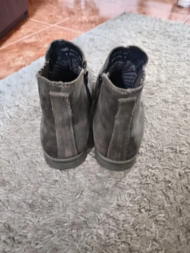 Botas grises de hombre