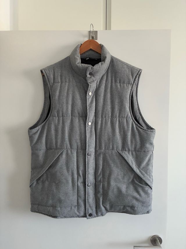 Chaleco acolchado gris Zara Talla L