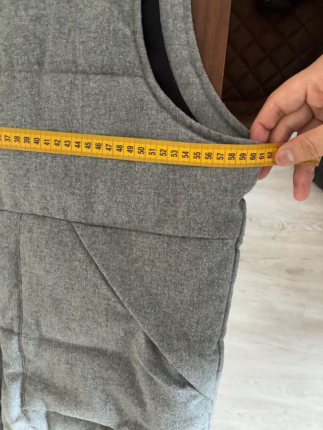 Chaleco acolchado gris Zara Talla L