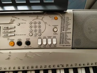 Pianola Yamaha E313 con cavalletto