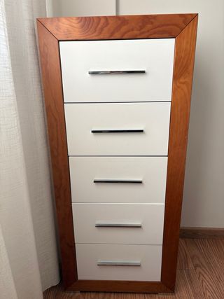 Comodini e Cassettiera in Legno Bianco