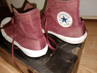 Bambas Converse Rojas.