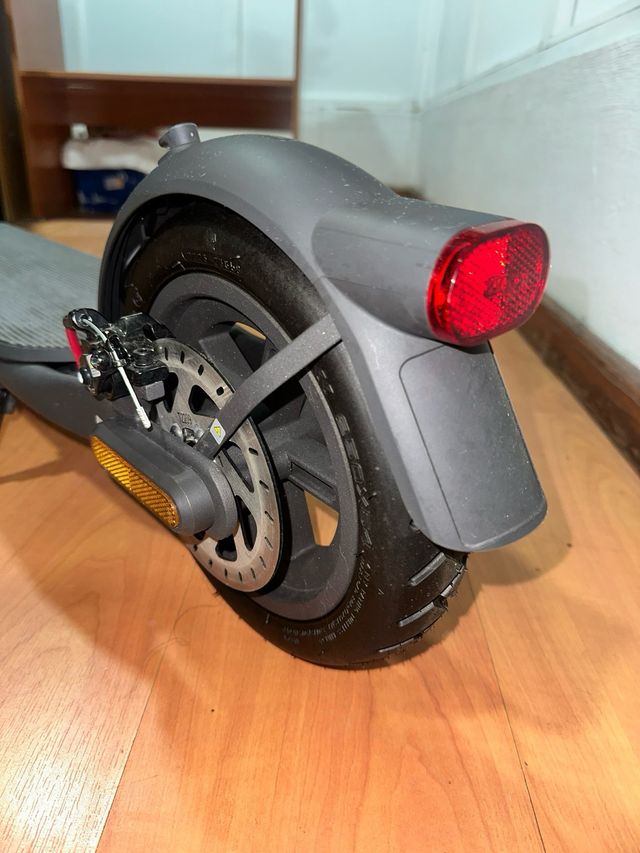 Patinete Eléctrico Xiaomi Mi Scooter 4