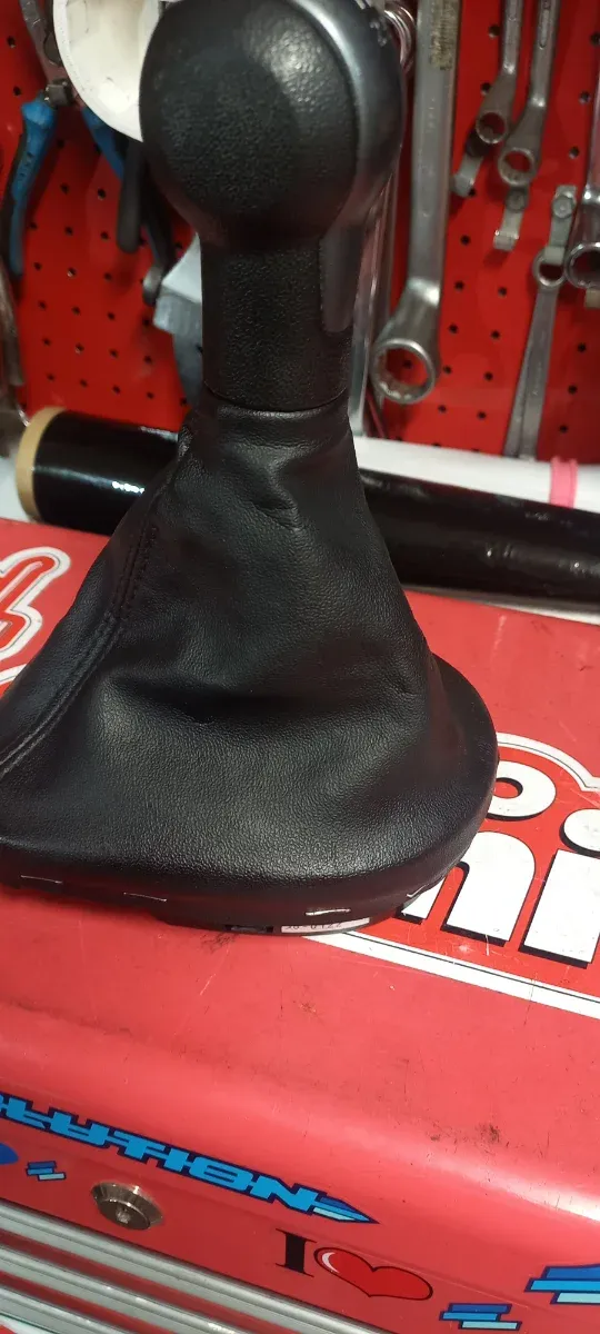 Pomo Seat Altea con funda cuero