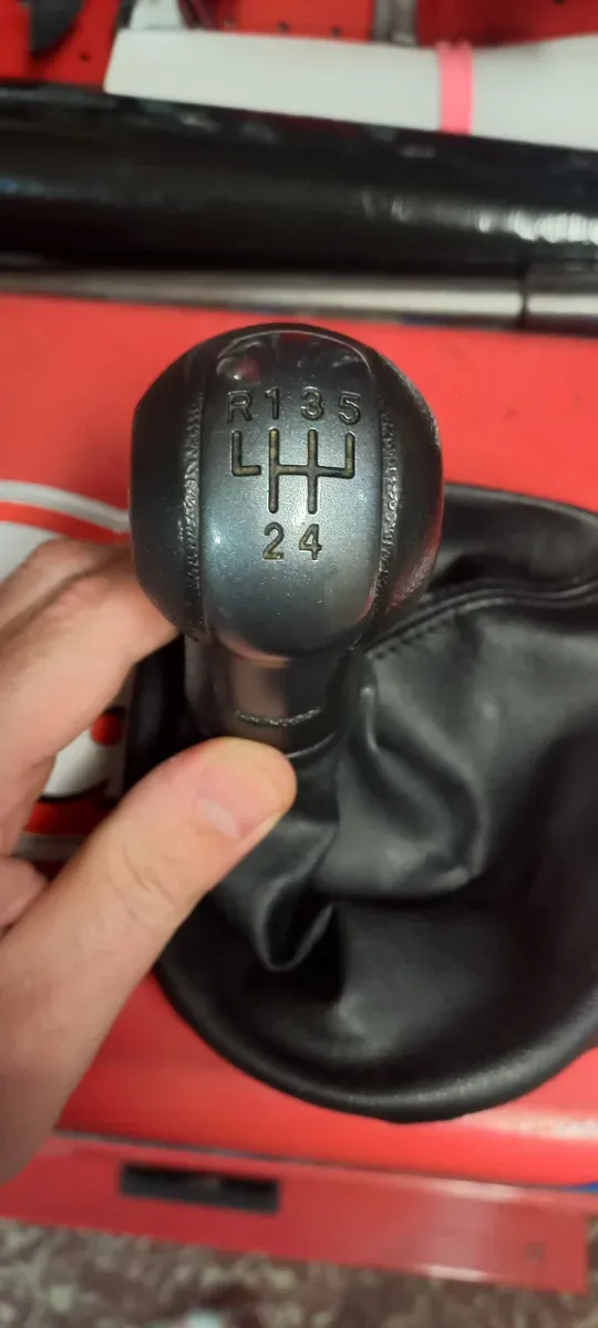 Pomo Seat Altea con funda cuero