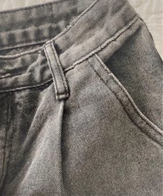 Pantalones vaqueros grises