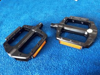 Pedales de bicicleta metal rosca universal