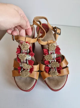 Sandalias Porronet Marrón y Rojo