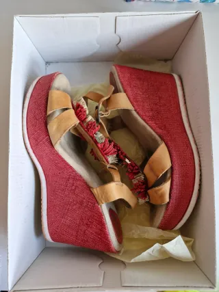 Sandalias Porronet Marrón y Rojo