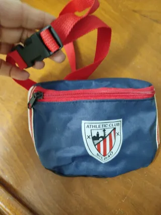 Riñonera con la insignia del Athletic Club Bilbao