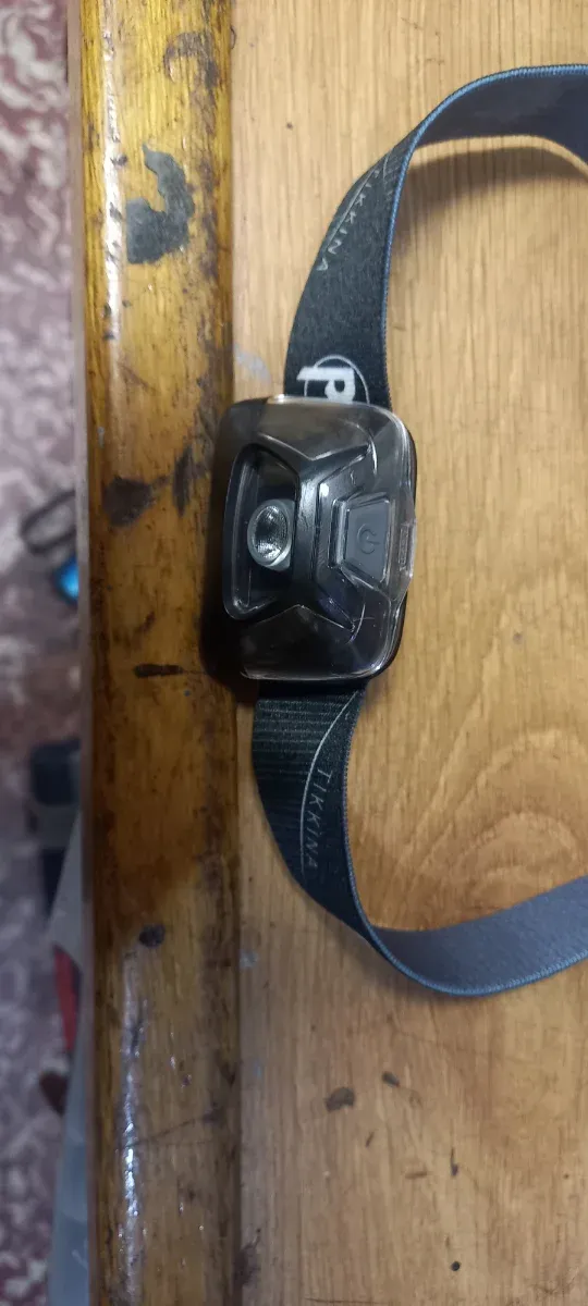 Linterna frontal LED a pilas