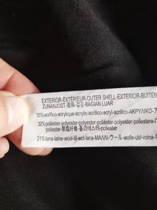 Abrigo de paño gris y negro