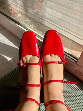 Merceditas rojas charol con pulsera