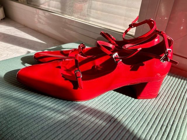 Merceditas rojas charol con pulsera