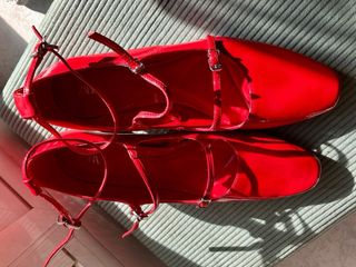 Merceditas rojas charol con pulsera