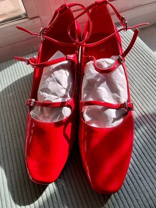 Merceditas rojas charol con pulsera