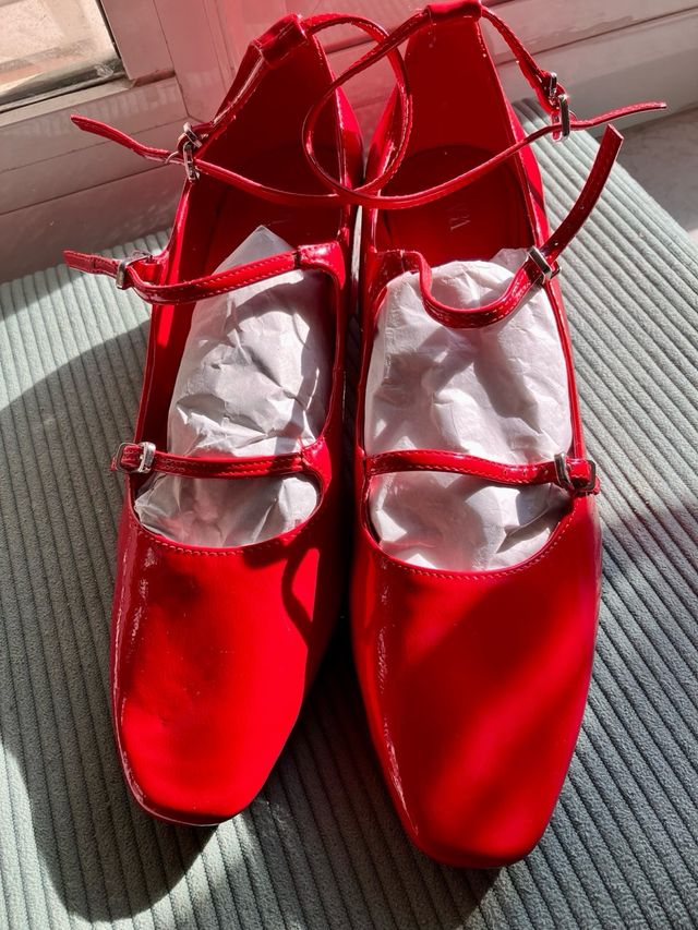 Merceditas rojas charol con pulsera