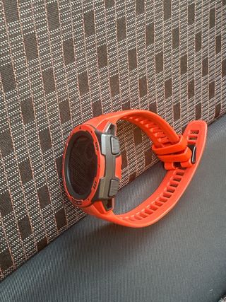 Reloj Garmin Instinct Solar Rojo