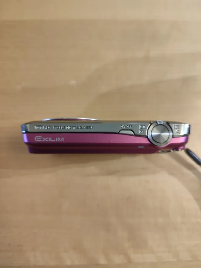 Cámara Digital Casio Exilim Rosa 10.1 MP
