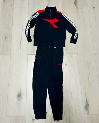 Tuta Diadora nera e rossa