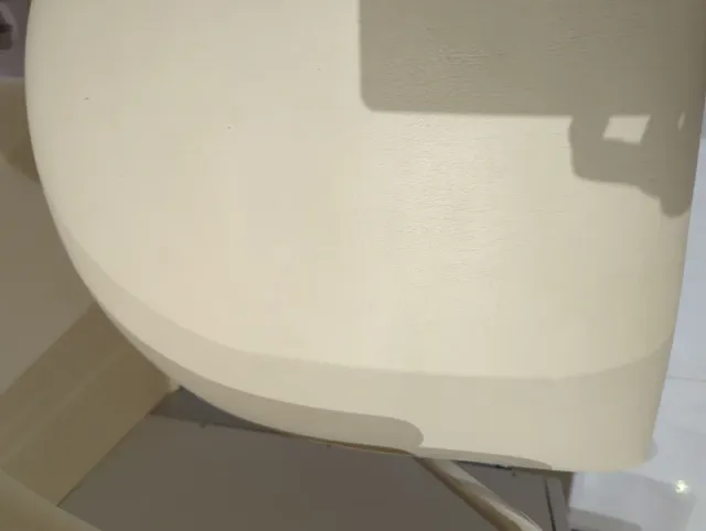 4 Sillas crema acolchadas