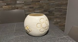 Vaso Thun ceramica decorato fiore e farfalla