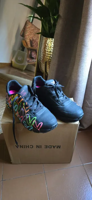 Zapatillas Skechers Mujer Corazones Multicolor