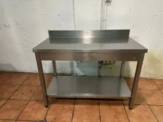 Mesa de acero inoxidable