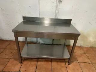 Mesa de acero inoxidable