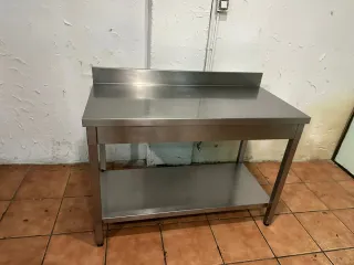 Mesa de acero inoxidable