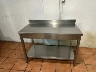 Mesa de acero inoxidable