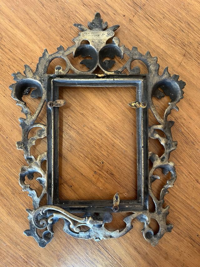 Marco in bronzo massiccio di HARRISON & GIL