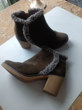 Zapatos de mujer: botines y sandalias