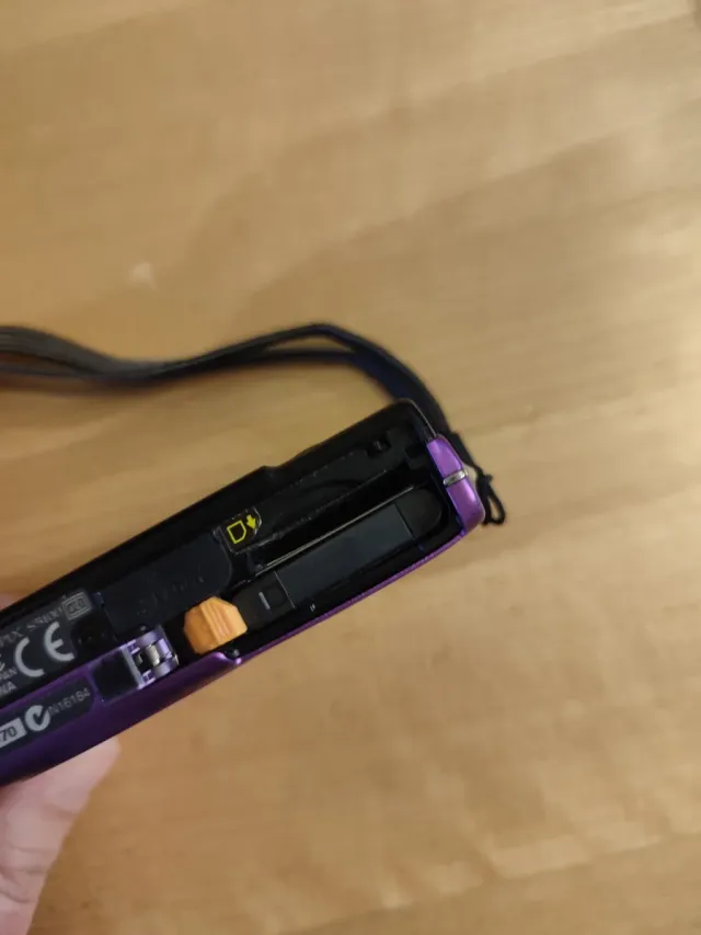 Cámara Digital Nikon Coolpix S5100 Morada