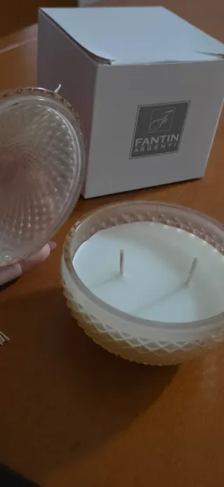 Candela profumata in vetro dorato