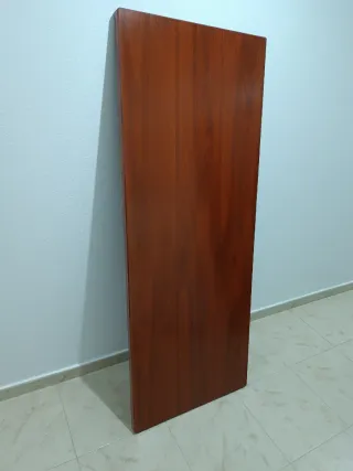 Encimera y baldas de madera