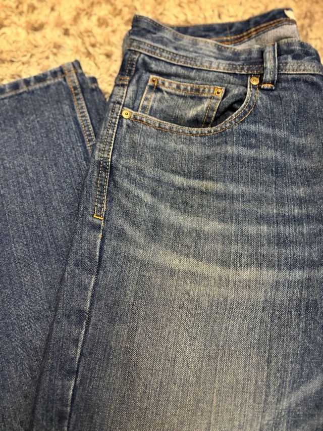 Pantalones vaqueros Sfera Talla 42.Nuevo