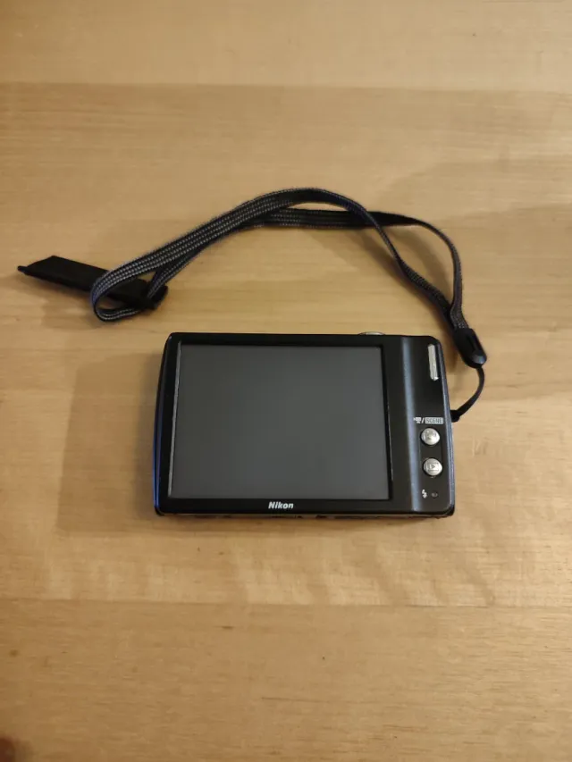 Cámara Digital Nikon Coolpix S230 Negra