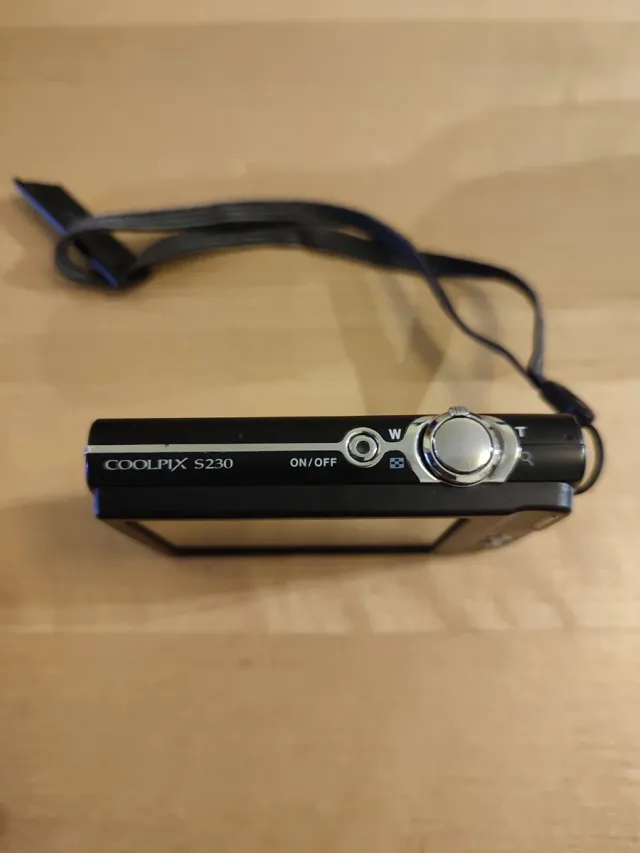 Cámara Digital Nikon Coolpix S230 Negra