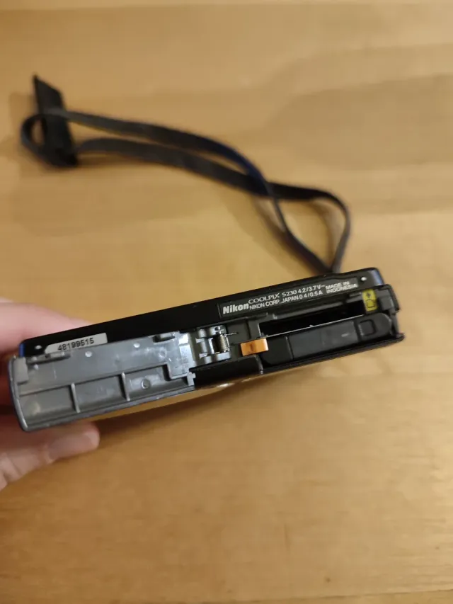 Cámara Digital Nikon Coolpix S230 Negra