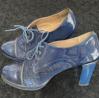 Zapatos Pitillos azul piel y charol