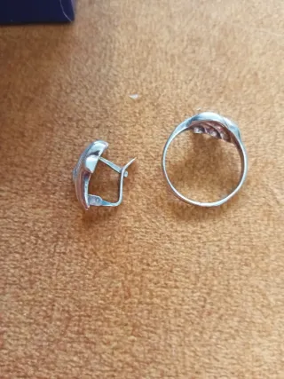 Conjunto Plata Anillo y Pendientes Antiguos