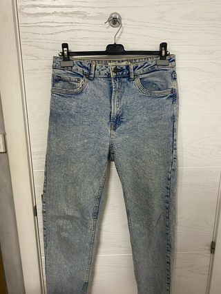 Pantalón vaquero Stradivarius Talla L