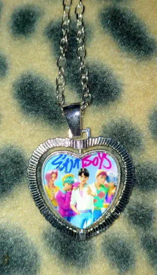 Collana Kpop Demon Hunters, Huntrix e Saja Boys