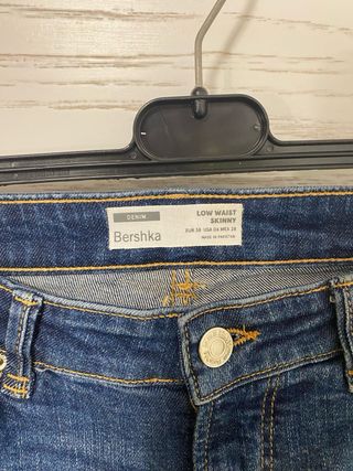 Pantalones vaqueros Bershka