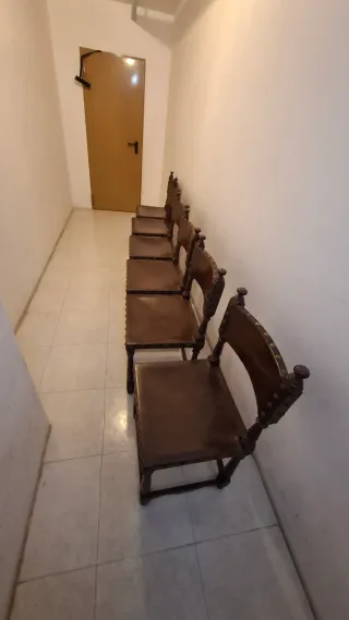 Sedie in legno e pelle perfette