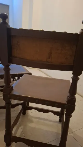 Sedie in legno e pelle perfette