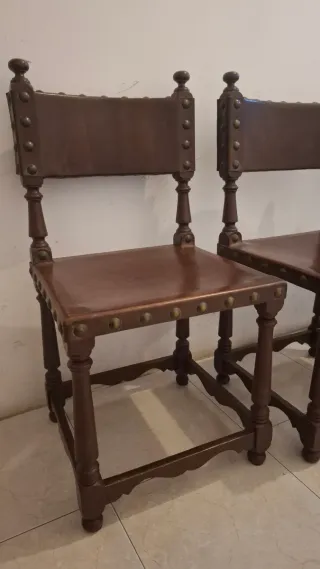 Sedie in legno e pelle perfette