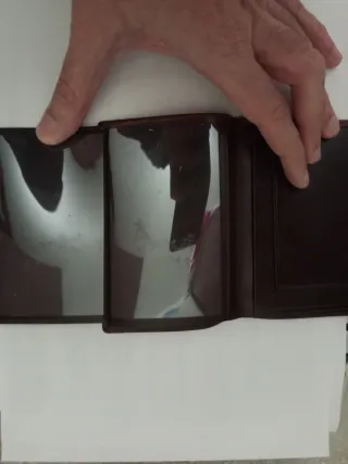 Billetera de piel marrón